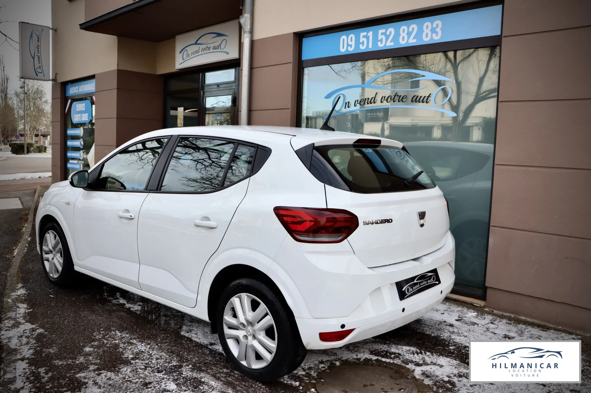 DACIA SENDERO BLANCHE - Vue 2 carrosserie et intérieur